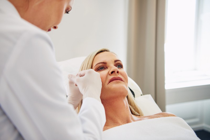 ฉีดฟิลเลอร์แก้มตอบ